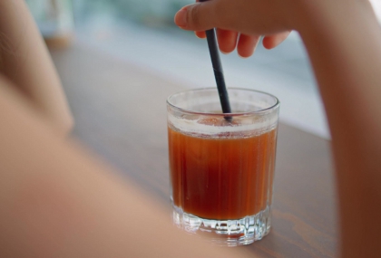 很多人無糖茶都喝錯！營養師警告「胃弱少碰這1種」  去油解膩其實要喝它