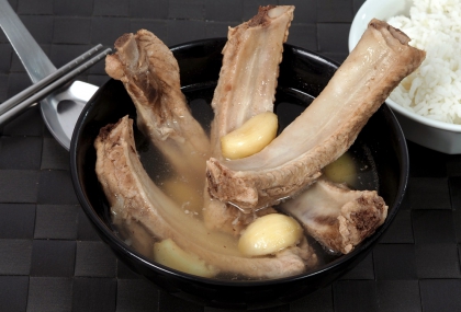 藥膳排骨竟會影響藥效？專家揭「藥物交互作用」風險 很多人沒注意