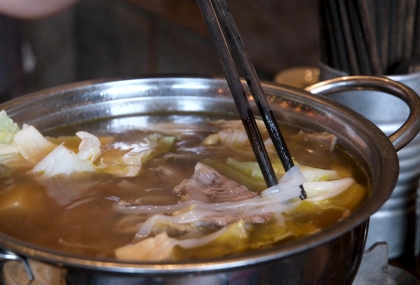 吃火鍋血糖飆高？醫揭「5類食物」血糖更穩  湯底選這1種差很大