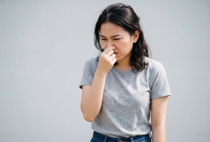 家裡沒人聞到「她卻狂聞焦味」！醫示警「2腦部問題」　反覆出現別輕忽